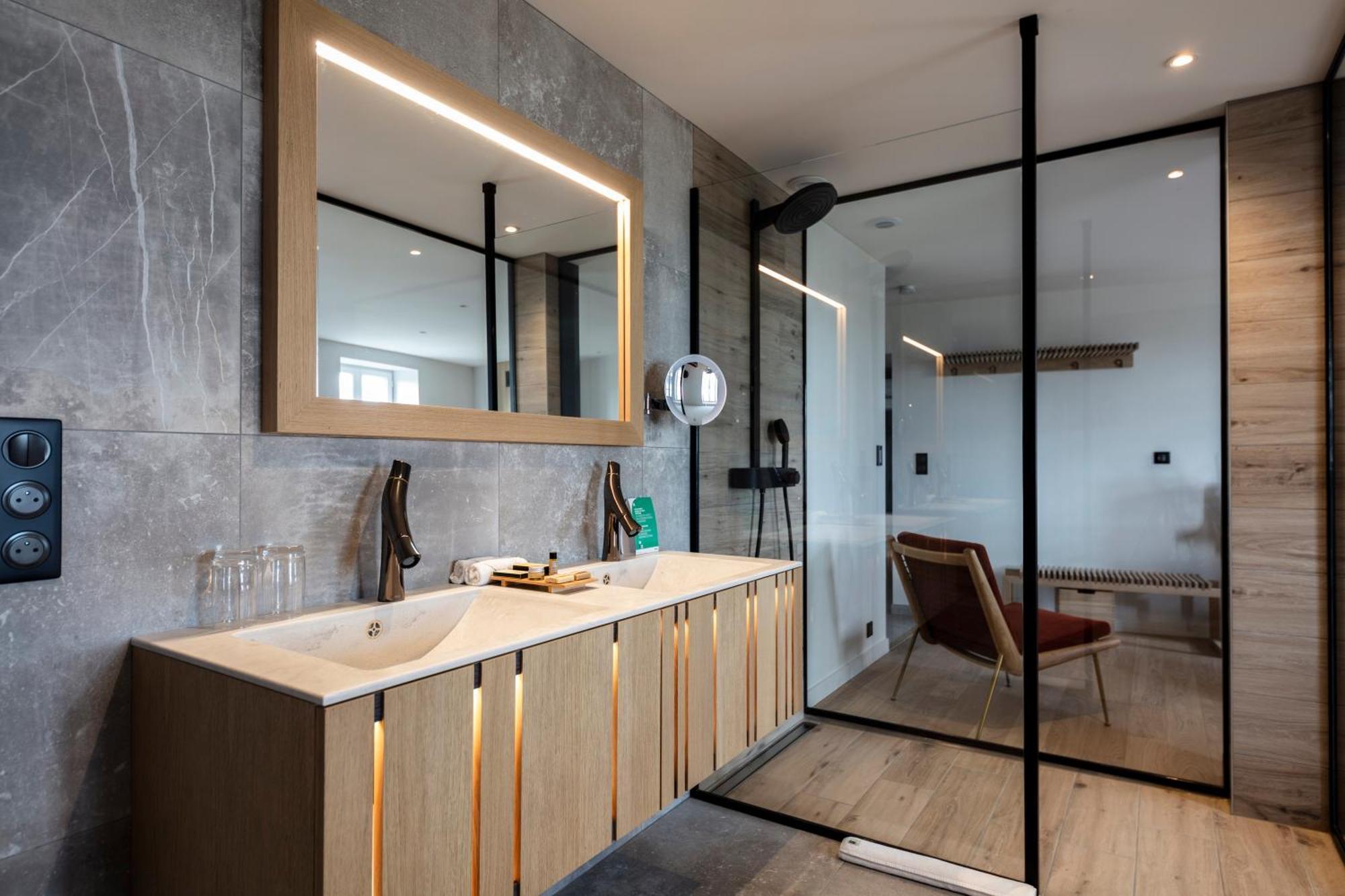Hotel & Restaurant Origines Par Adrien Descouls - Teritoria Le Broc  Phòng bức ảnh