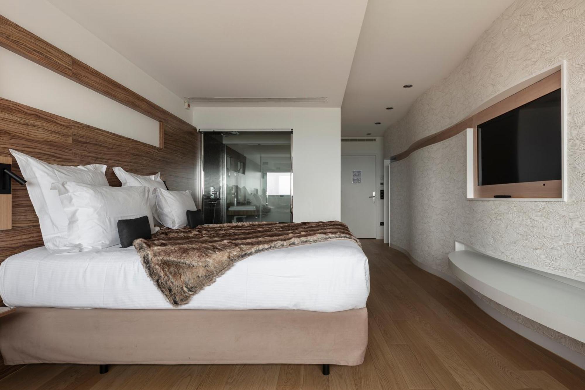 Hotel & Restaurant Origines Par Adrien Descouls - Teritoria Le Broc  Phòng bức ảnh